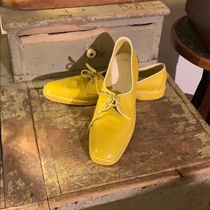 Cornflower yellow vintage shoes